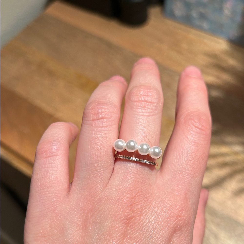 Elegant Pearl and Gold Ring